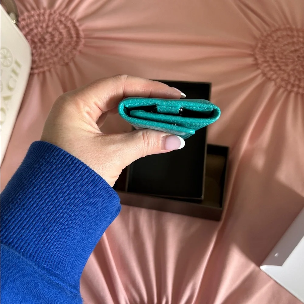 Teal Pebbled Leather Women's key keeper/wallet - Picture 4 of 5